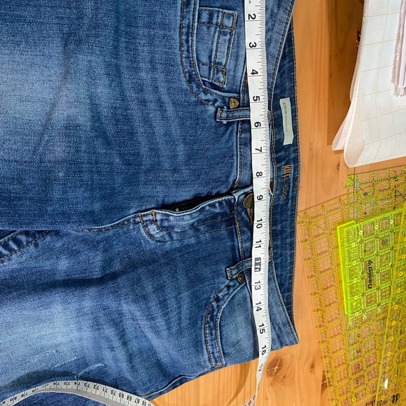 Kut from the Kloth Stevie distressed straight leg jeans - Picture 4 of 6